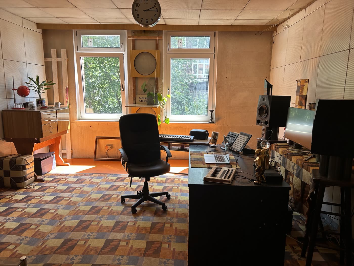 Green Desk